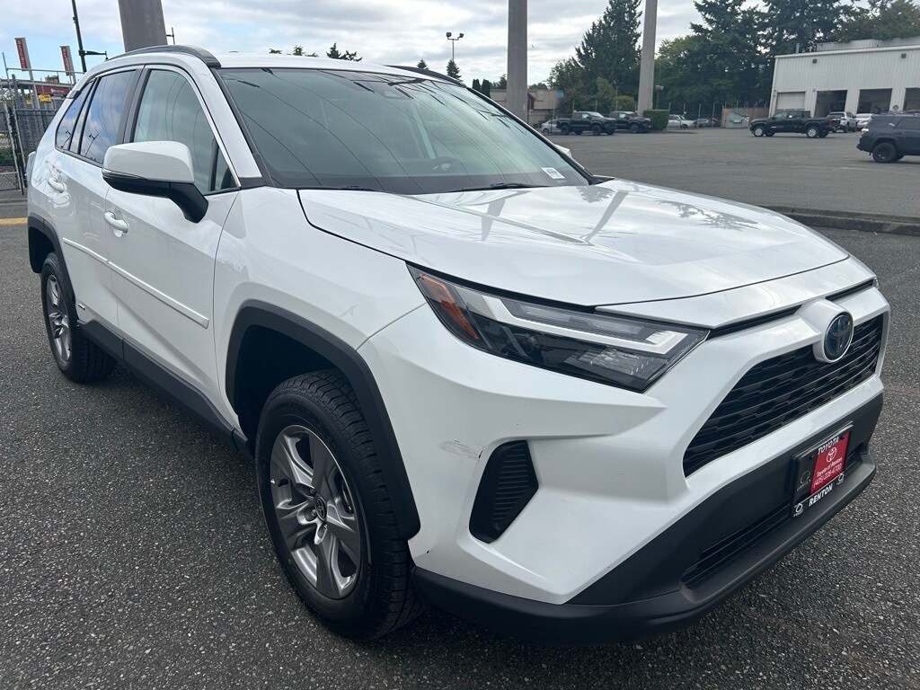 2023 Toyota RAV4 Hybrid LE photo 3