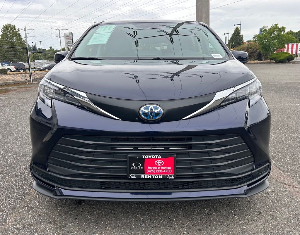 Certified 2024 Toyota Sienna LE Minivan/Van