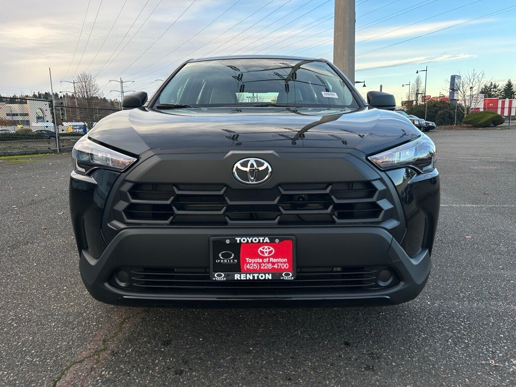 2026 Toyota Corolla Cross L photo 2