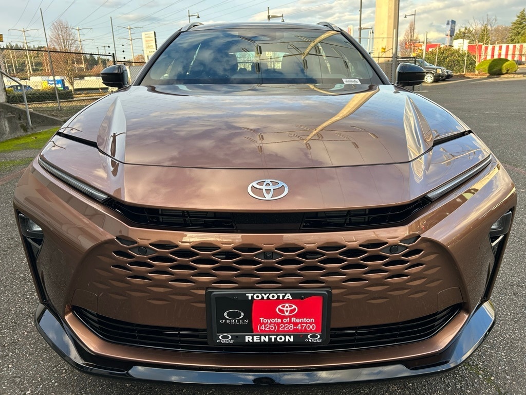 New 2025 Toyota Crown Signia Limited LIMITED