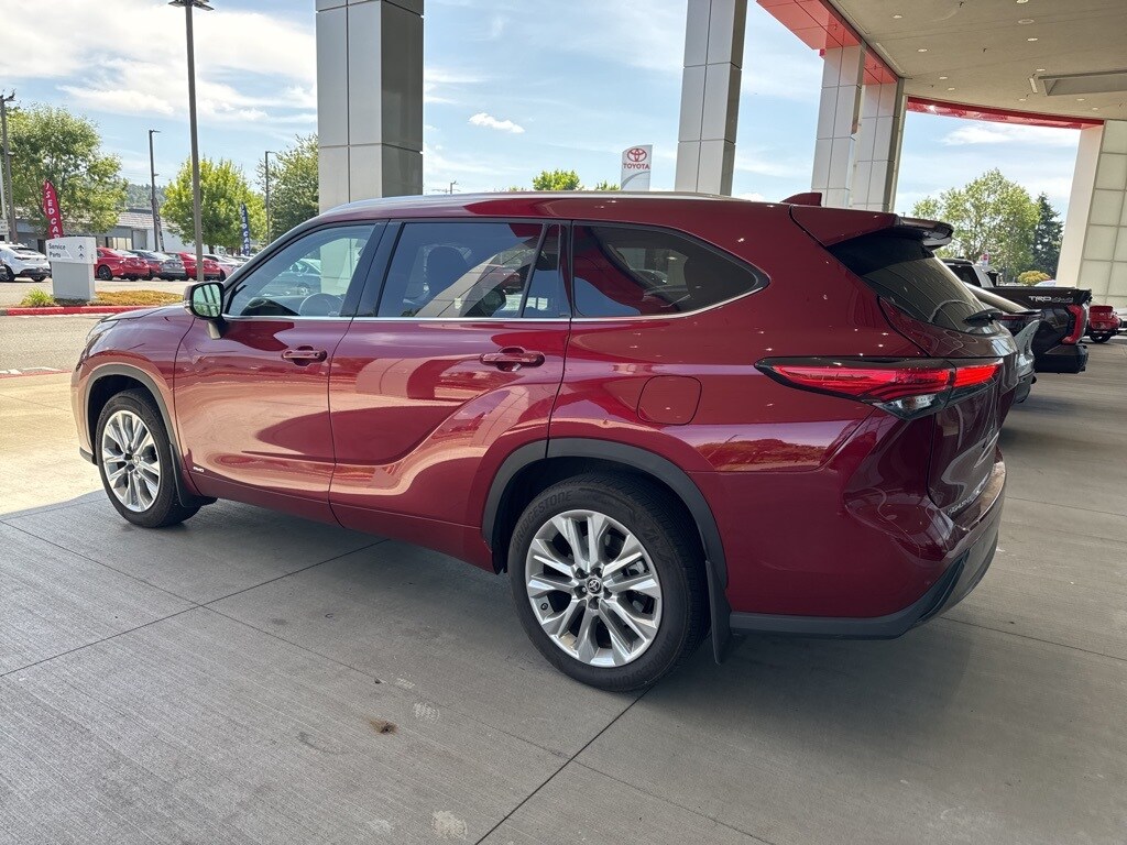 2022 Toyota Highlander Hybrid Limited photo 4