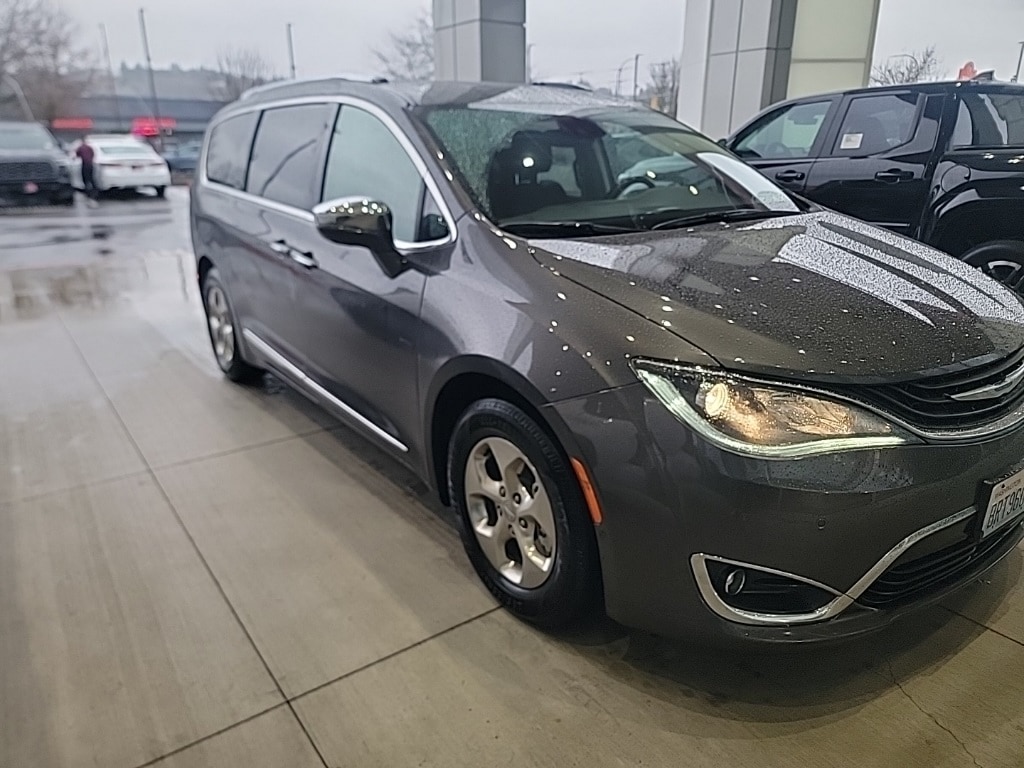 2018 Chrysler Pacifica Hybrid Limited