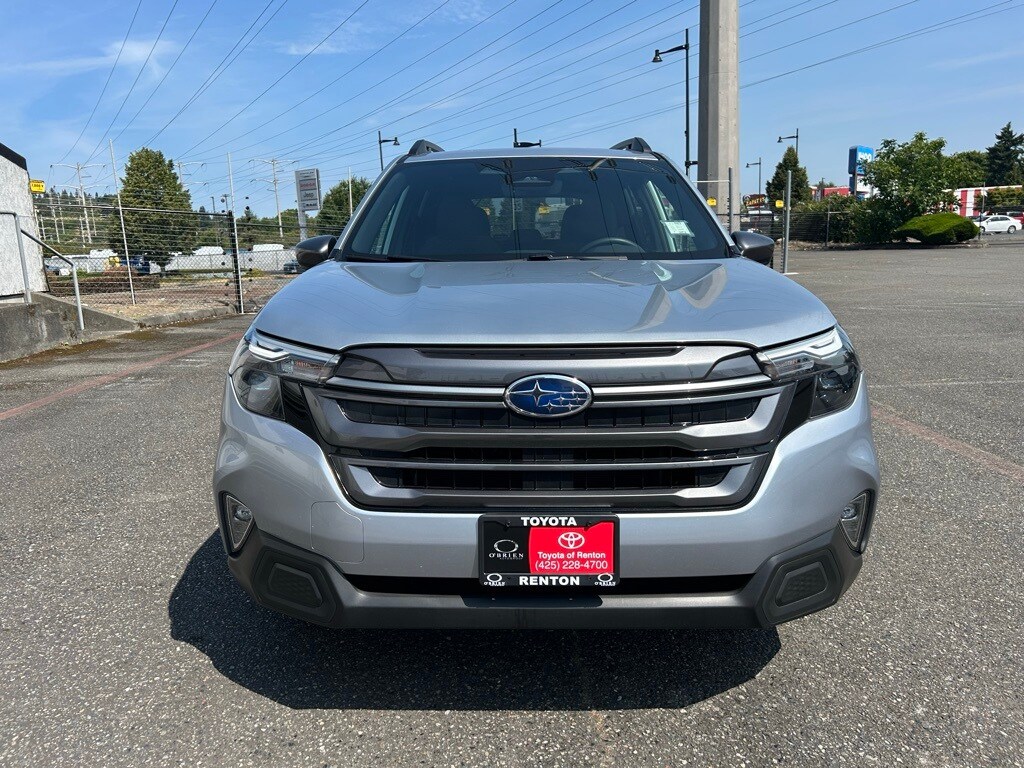 2025 Subaru Forester Premium photo 2