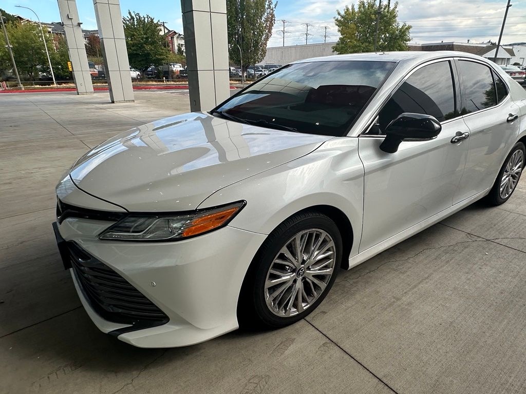 Used 2018 Toyota Camry XLE Sedan