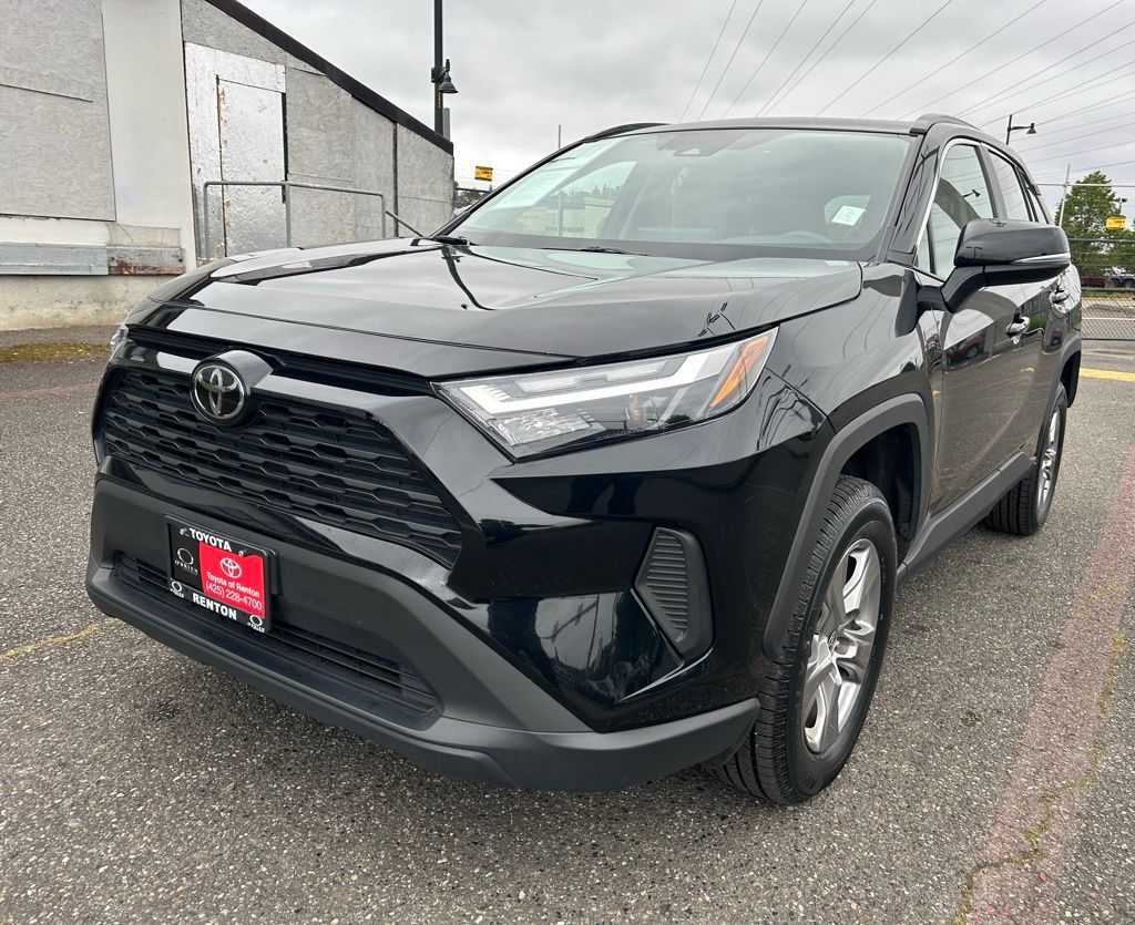 2024 Toyota RAV4 XLE AWD's photo