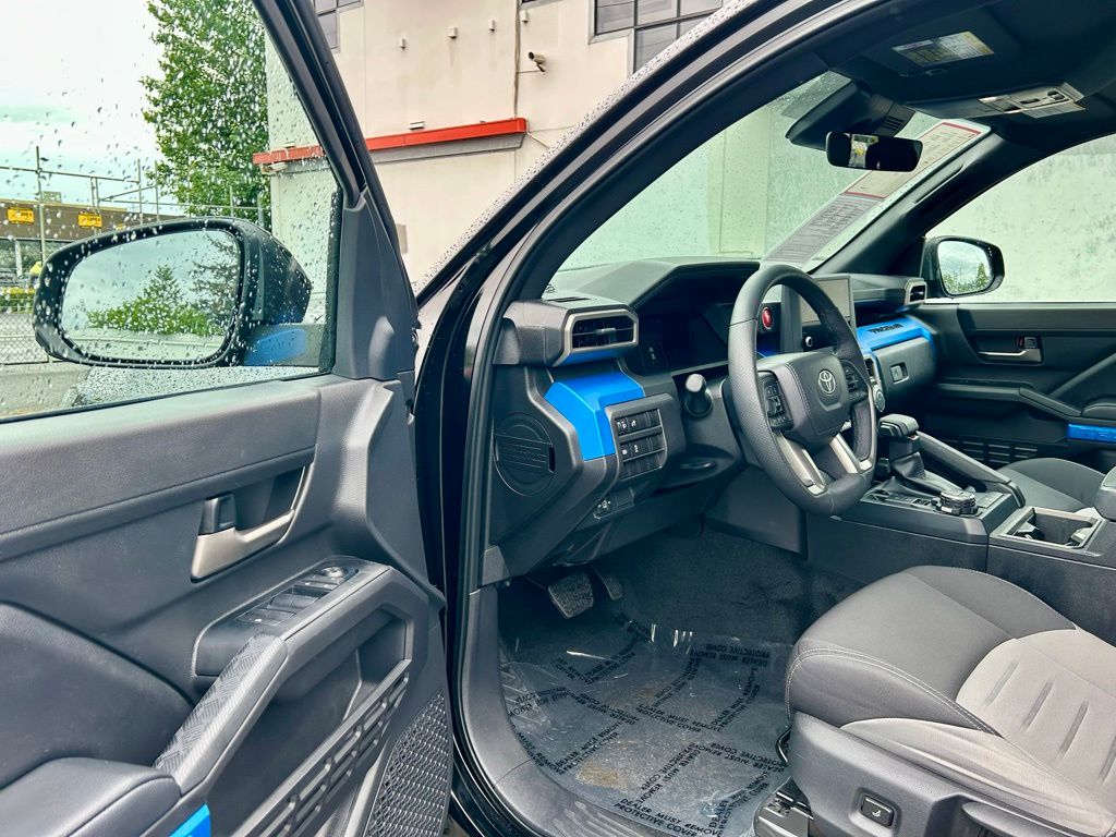 2025 Toyota Tacoma TRD Off Road - Photo 8