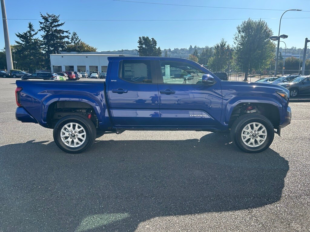 2025 Toyota Tacoma SR5 4x4 Double Cab photo 4