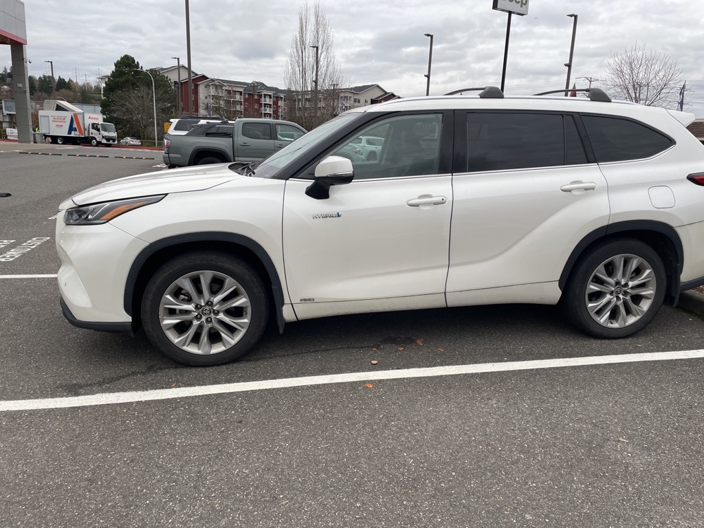 Used 2021 Toyota Highlander Hybrid Limited SUV