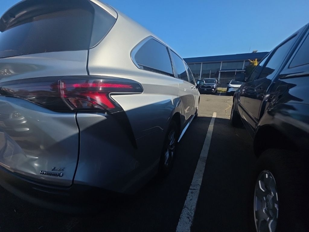 Certified 2023 Toyota Sienna LE Minivan/Van