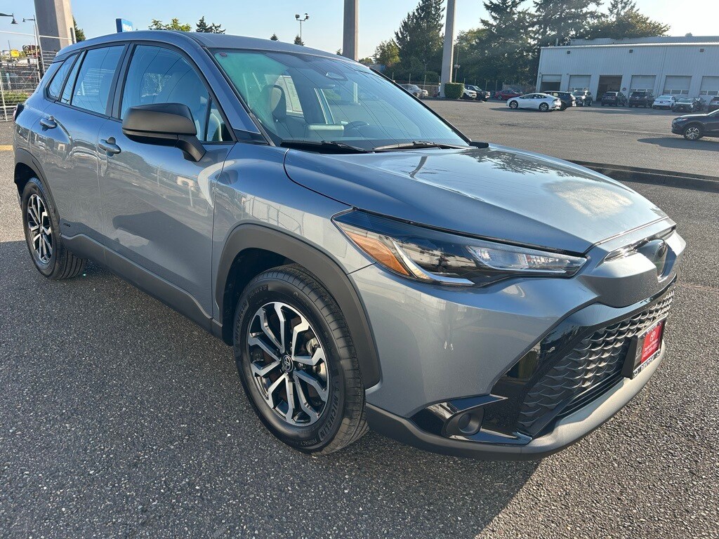 2023 Toyota Corolla Cross Hybrid S photo 3