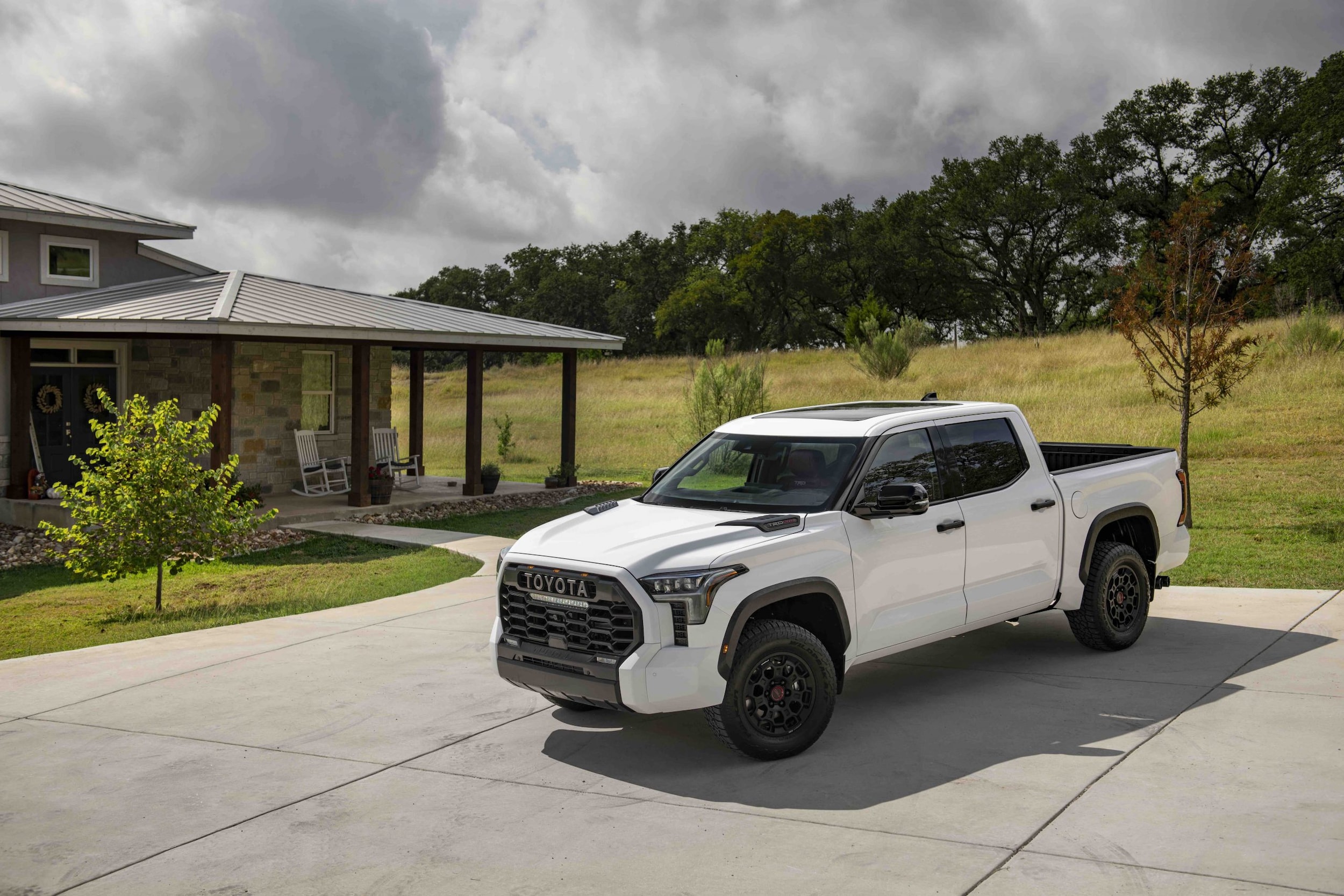 2026_Toyota_Tundra_TRD-Pro_Super-White_075.jpg