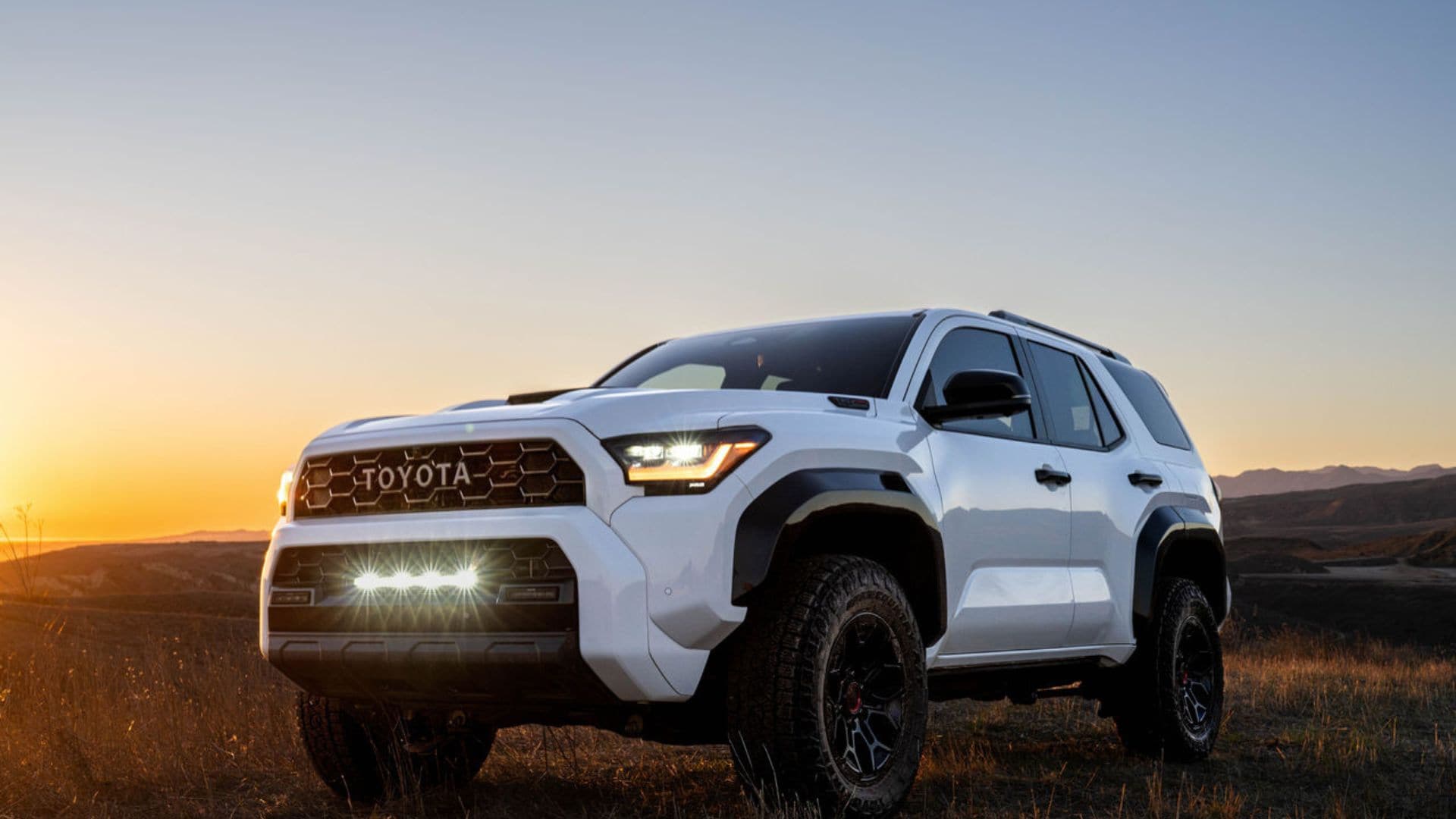 FRN_MY25_4Runner_Landia_Shot_010_three_quarters%20(web).jpg