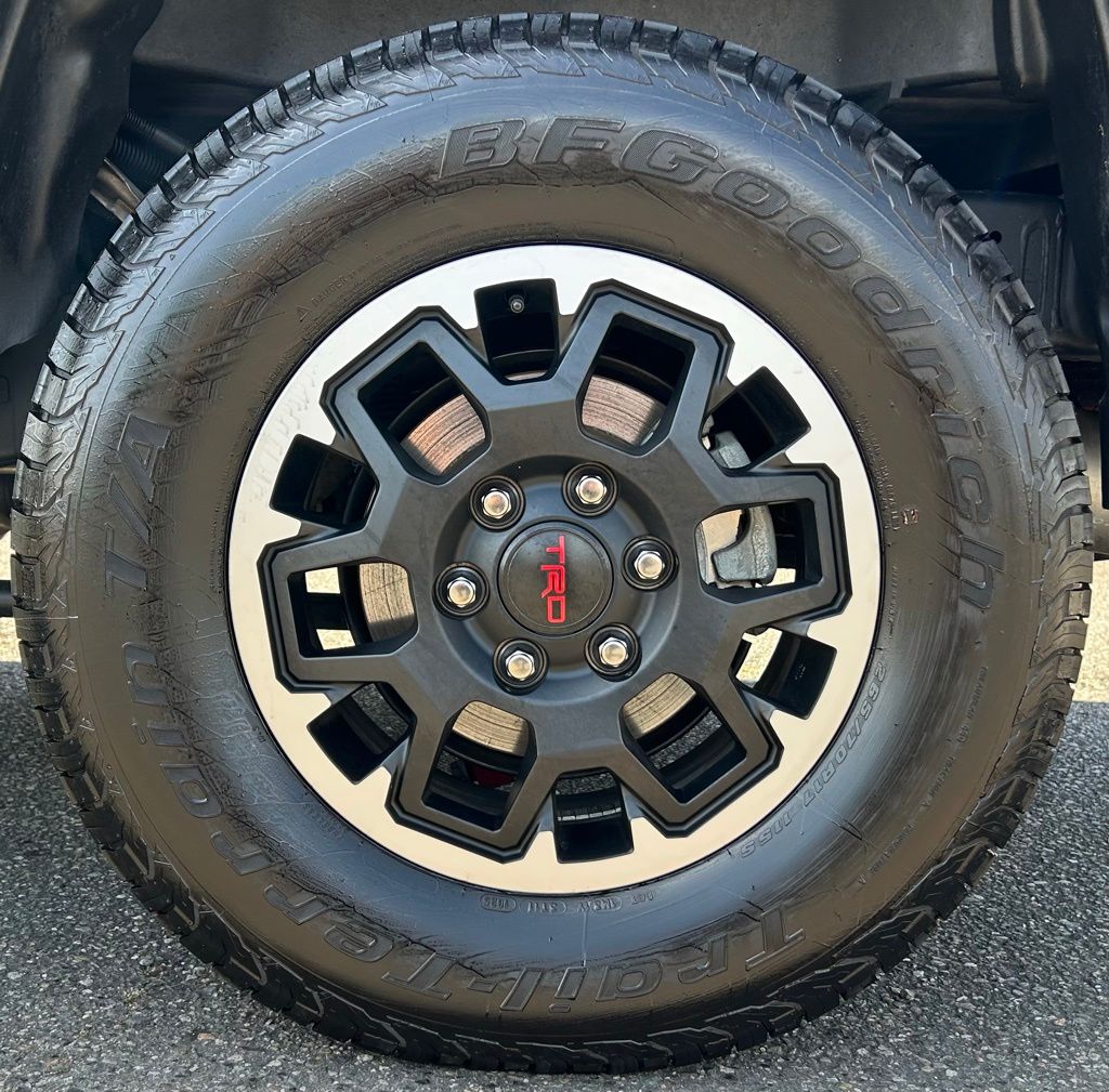 2025 Toyota Tacoma SR5 - Photo 26
