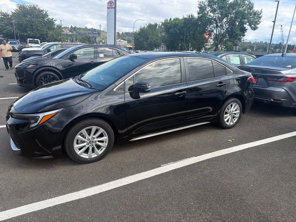 Used 2025 Toyota Corolla Hybrid XLE Sedan