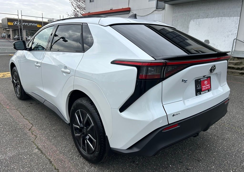2026 Toyota bZ XLE - Photo 7