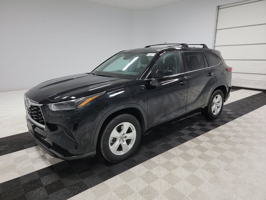 2023 Toyota Highlander L's photo