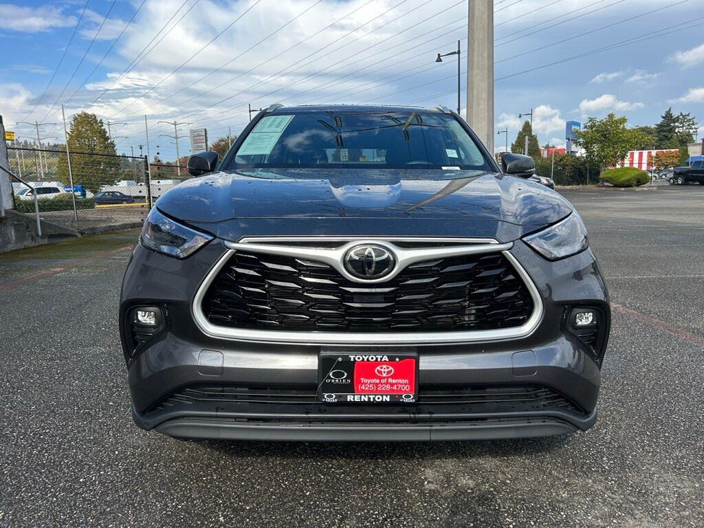 2024 Toyota Highlander XLE photo 2