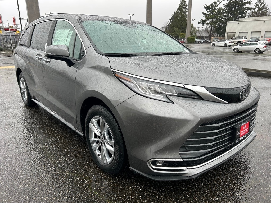 New 2026 Toyota Sienna Limited 7 PASSENGER