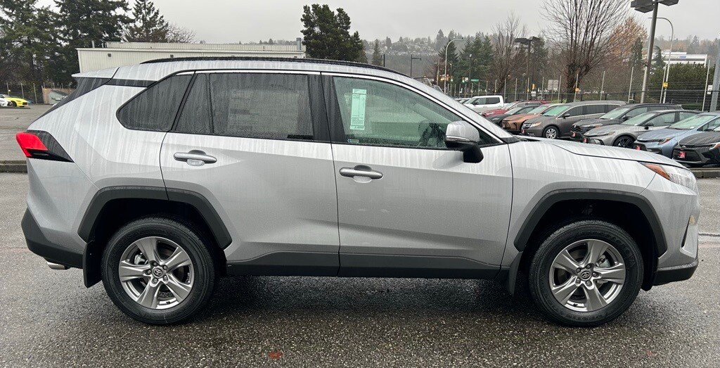 New 2025 Toyota RAV4 XLE XLE AWD SUV