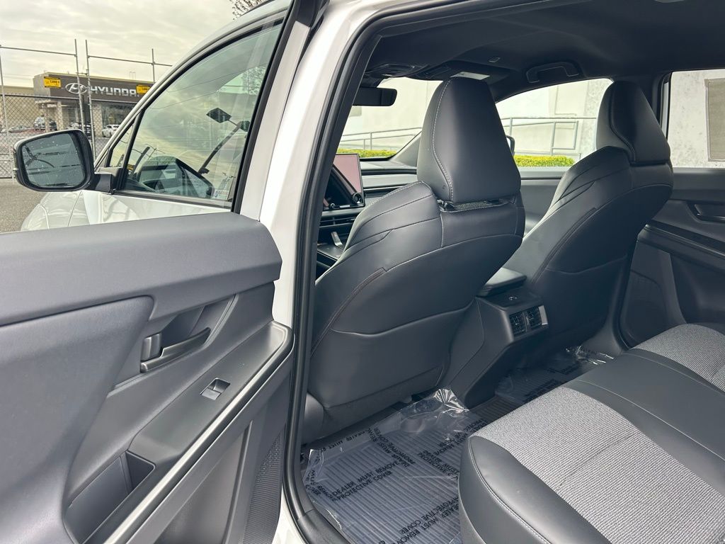 2026 Toyota bZ XLE - Photo 11