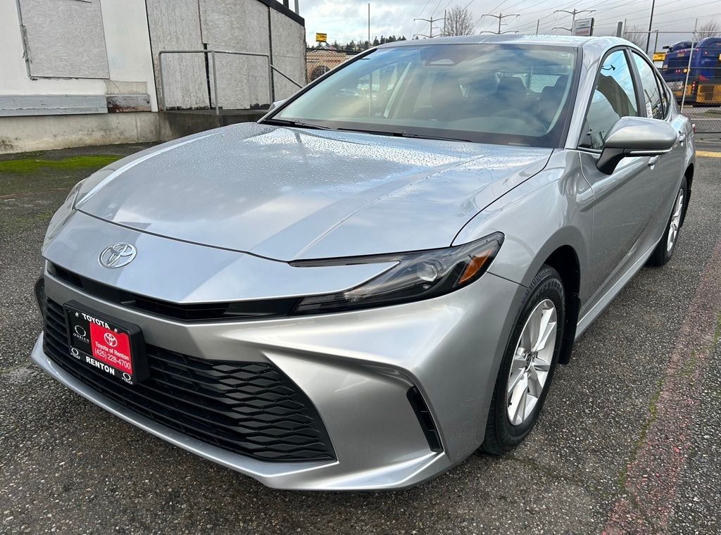 2026 Toyota Camry LE's photo
