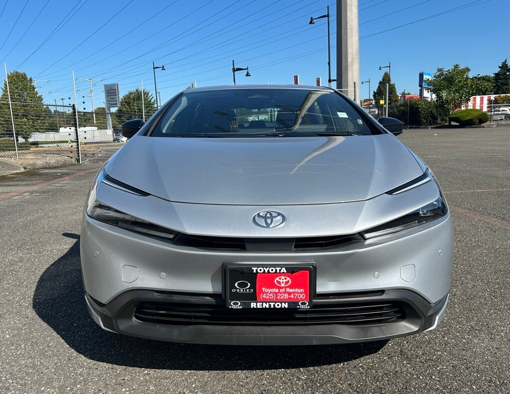2024 Toyota Prius XLE photo 2