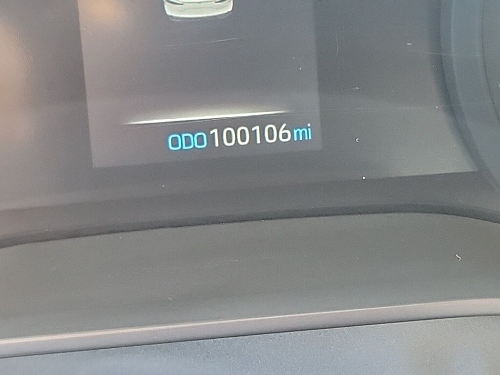 2023 Toyota Sienna XLE photo 4