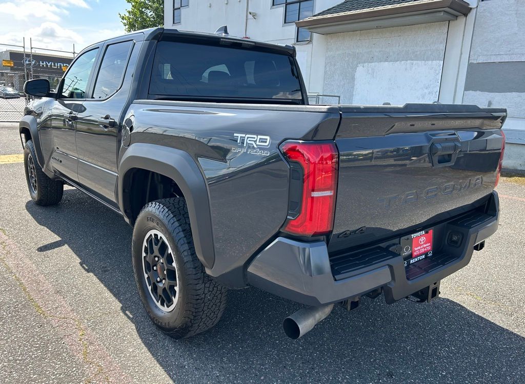 2025 Toyota Tacoma SR5 - Photo 7