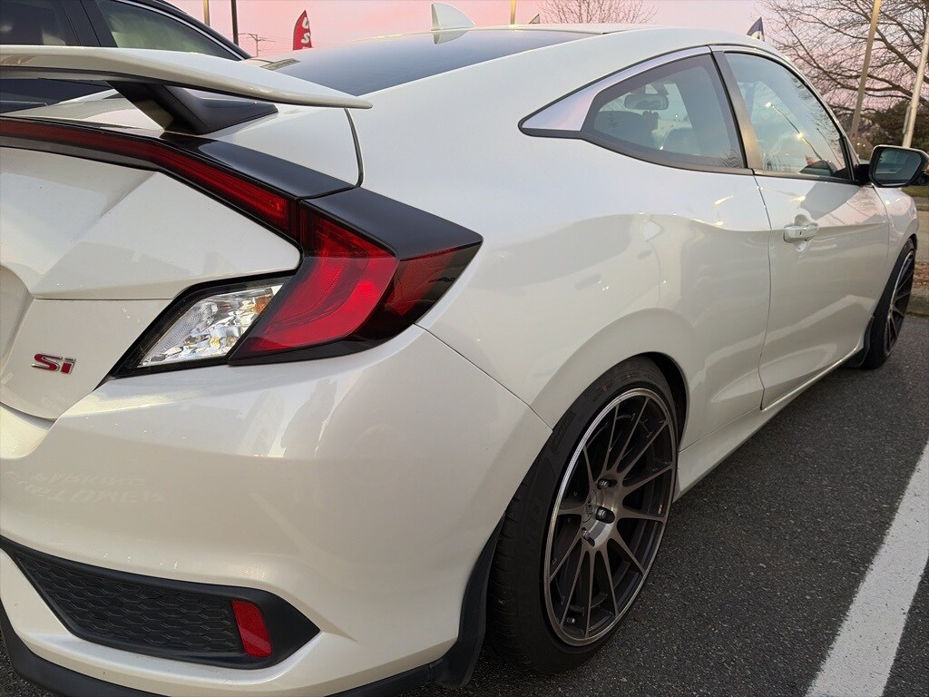 2019 Honda Civic Si photo 2