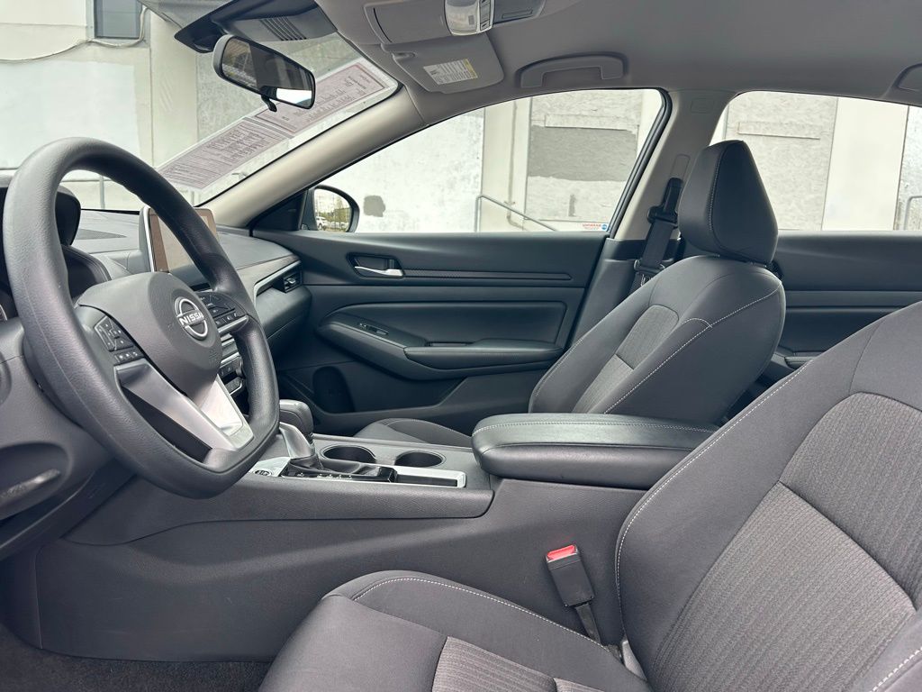 2025 Nissan Altima SV - Photo 10