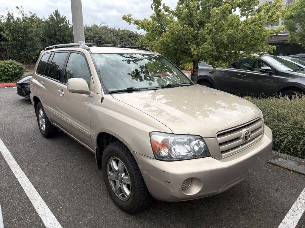 Used 2005 Toyota Highlander V6 SUV