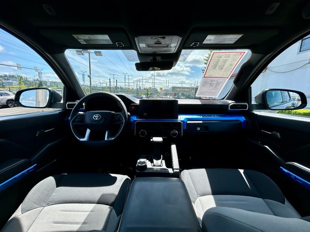 2025 Toyota Tacoma SR5 - Photo 17