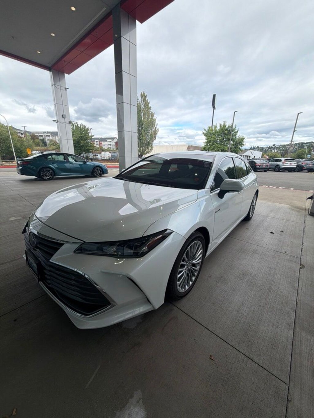 Used 2021 Toyota Avalon Hybrid Limited Sedan
