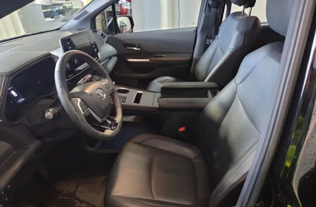 Certified 2022 Toyota Sienna XSE Minivan/Van