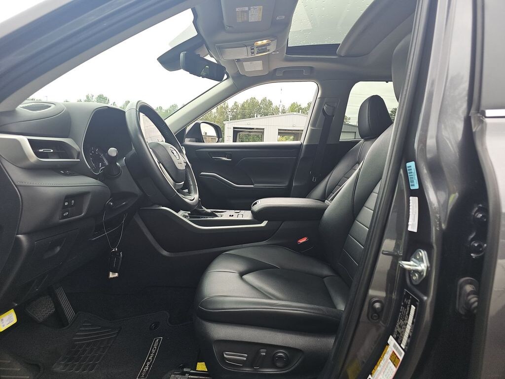 Used 2024 Toyota Highlander XLE SUV