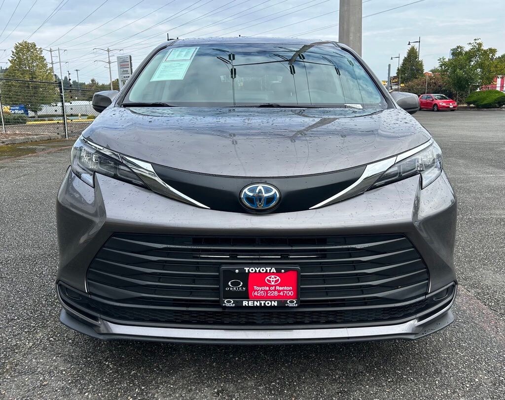 Certified 2024 Toyota Sienna LE Minivan/Van