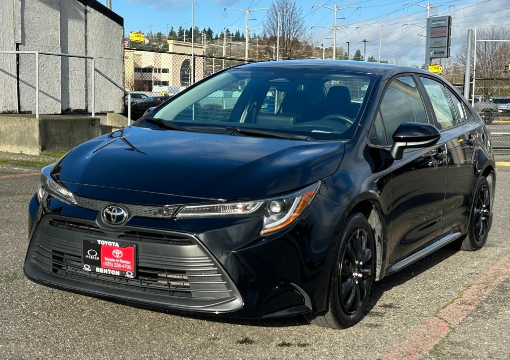 2024 Toyota Corolla LE's photo