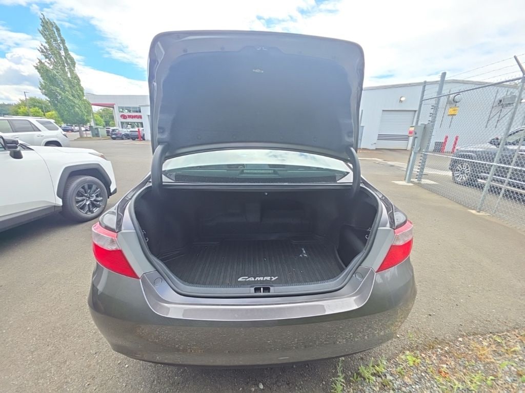 Used 2017 Toyota Camry Hybrid LE Sedan
