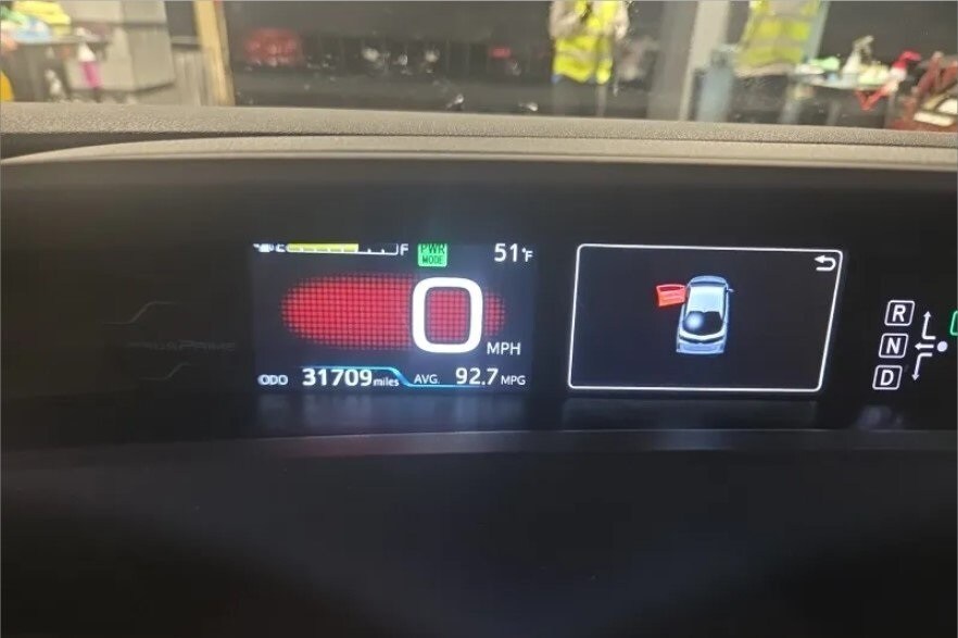 2017 Toyota Prius Prime Plus photo 2