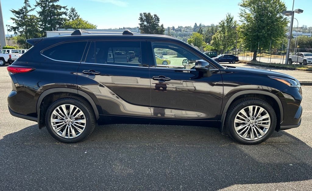 Used 2021 Toyota Highlander Platinum SUV
