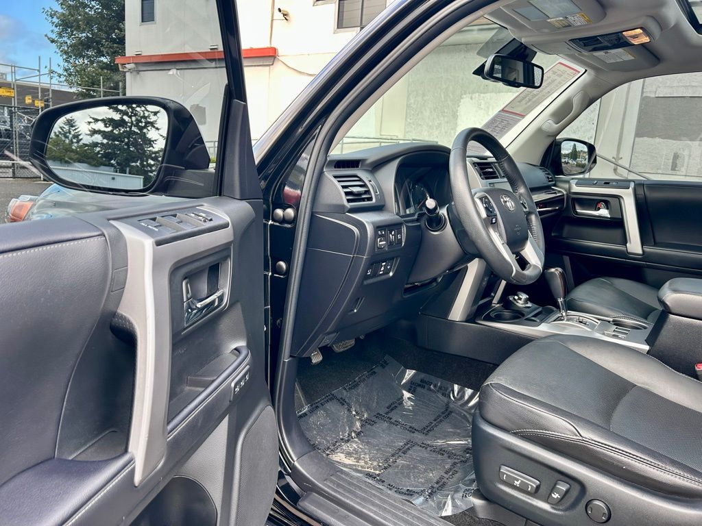 2022 Toyota 4Runner Limited - Photo 9