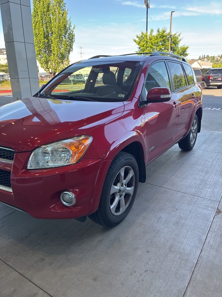 2010 Toyota RAV4 Limited's photo