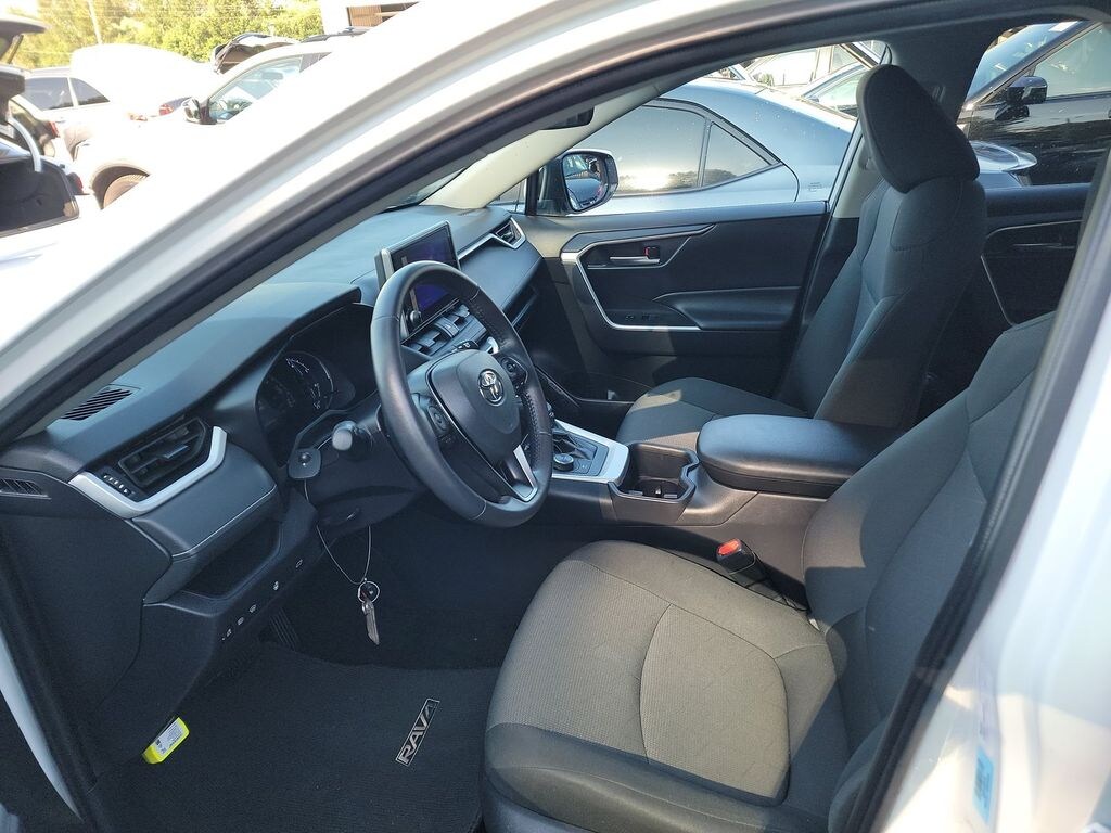 Used 2025 Toyota RAV4 Hybrid XLE SUV