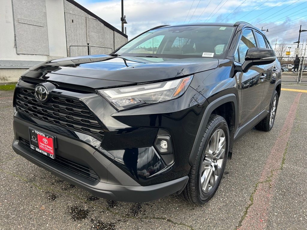 2025 Toyota RAV4 XLE Premium's photo