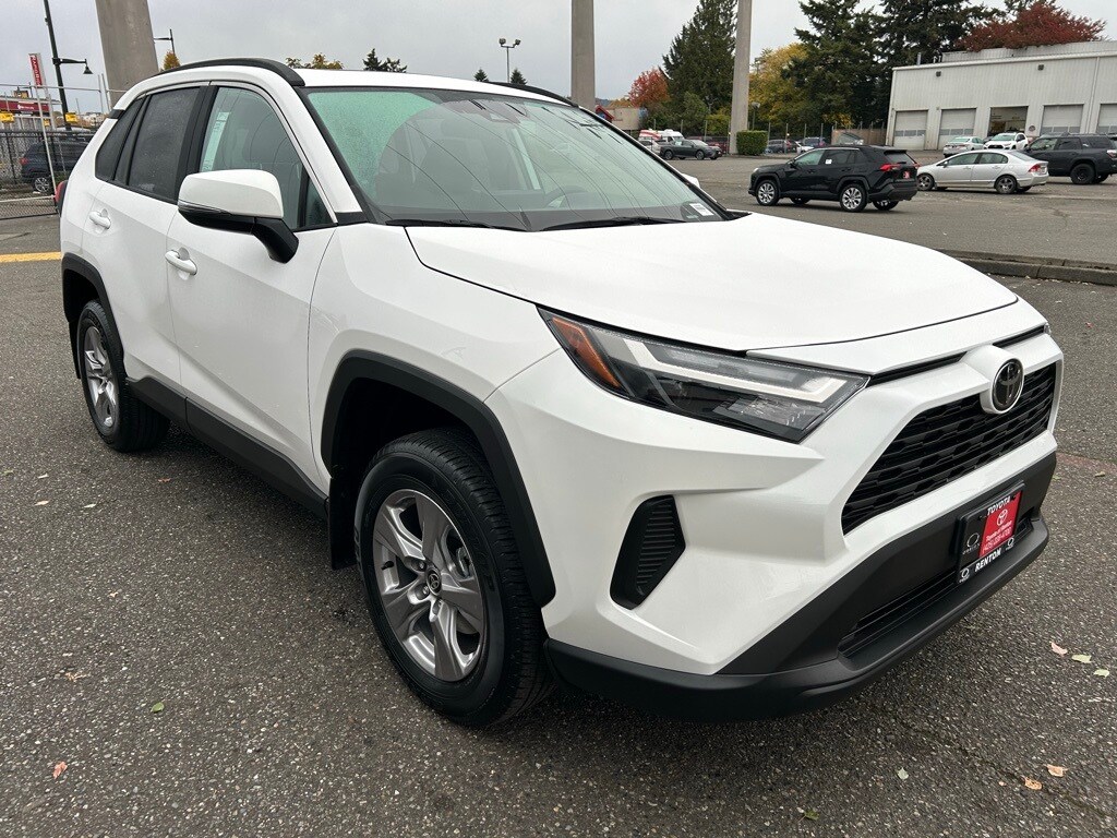 New 2025 Toyota RAV4 XLE XLE AWD SUV