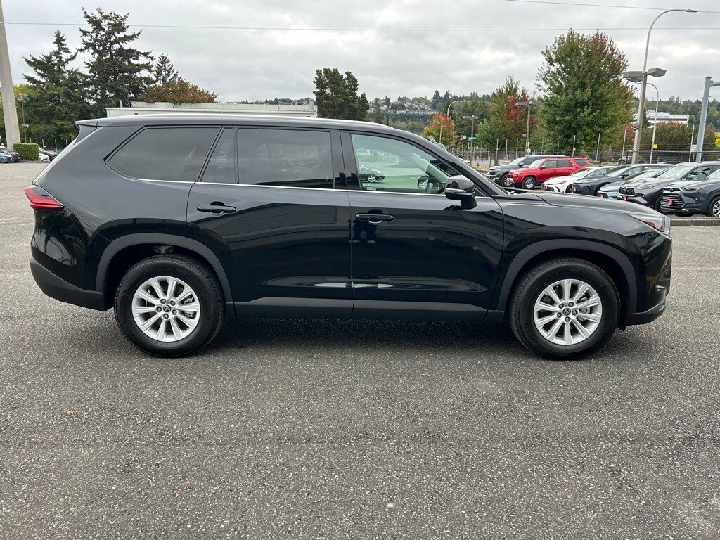 2025 Toyota Grand Highlander XLE photo 4