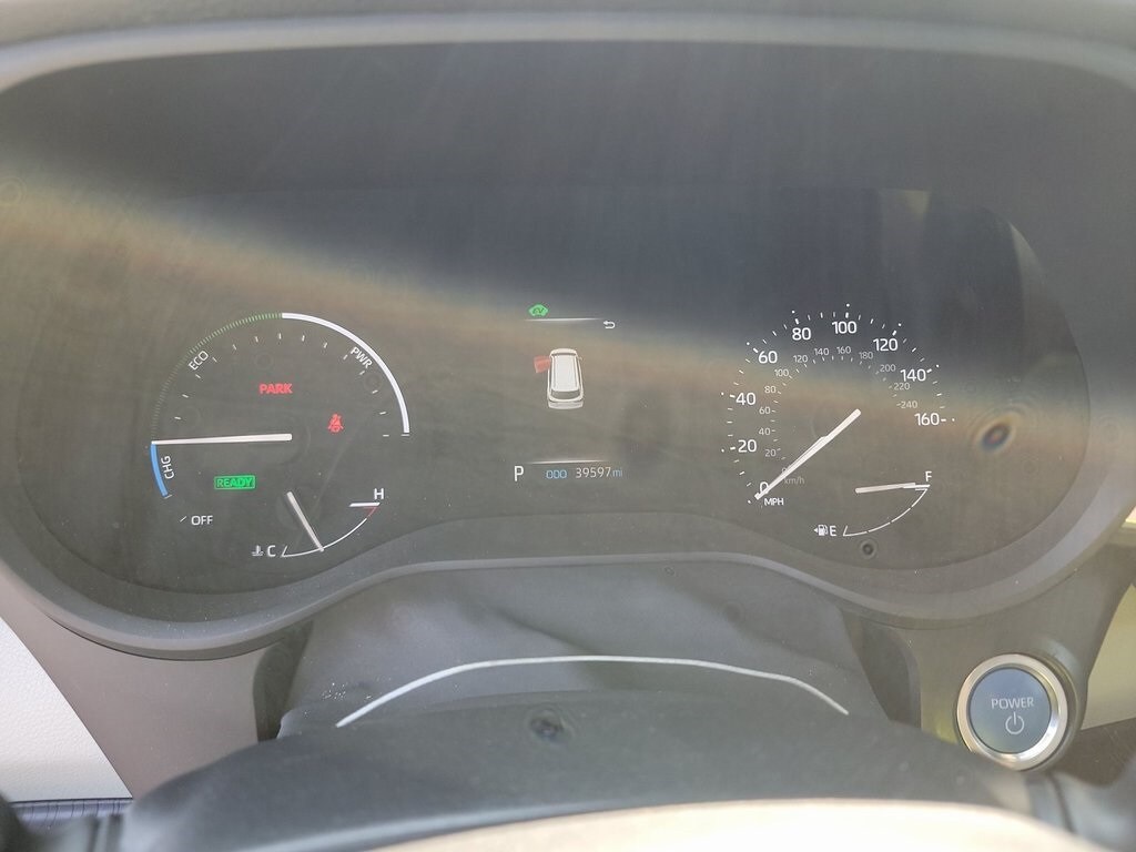 2023 Toyota Sienna LE photo 2