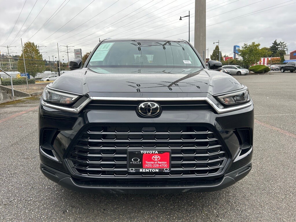 2025 Toyota Grand Highlander XLE photo 2