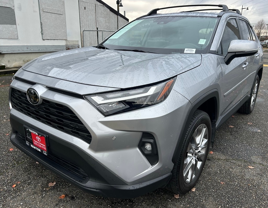 2024 Toyota RAV4 XLE Premium's photo