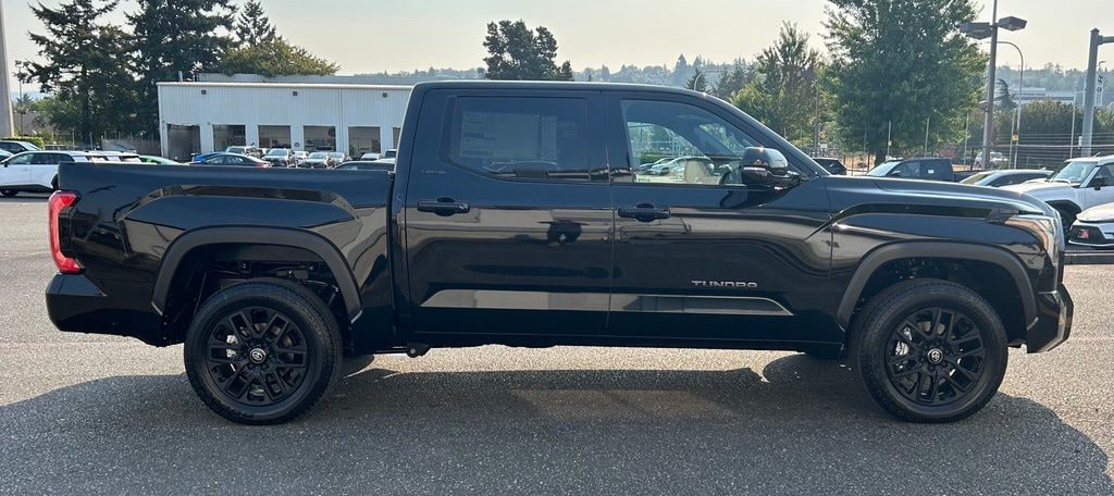 New 2026 Toyota Tundra Limited LIMITED CREWMAX 5.5